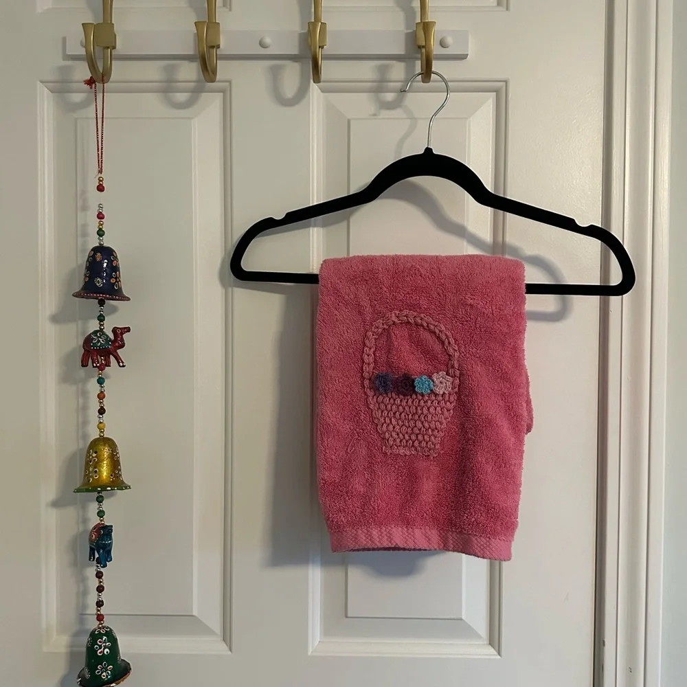 NWOT Towel Set 4 with Crochet Detail